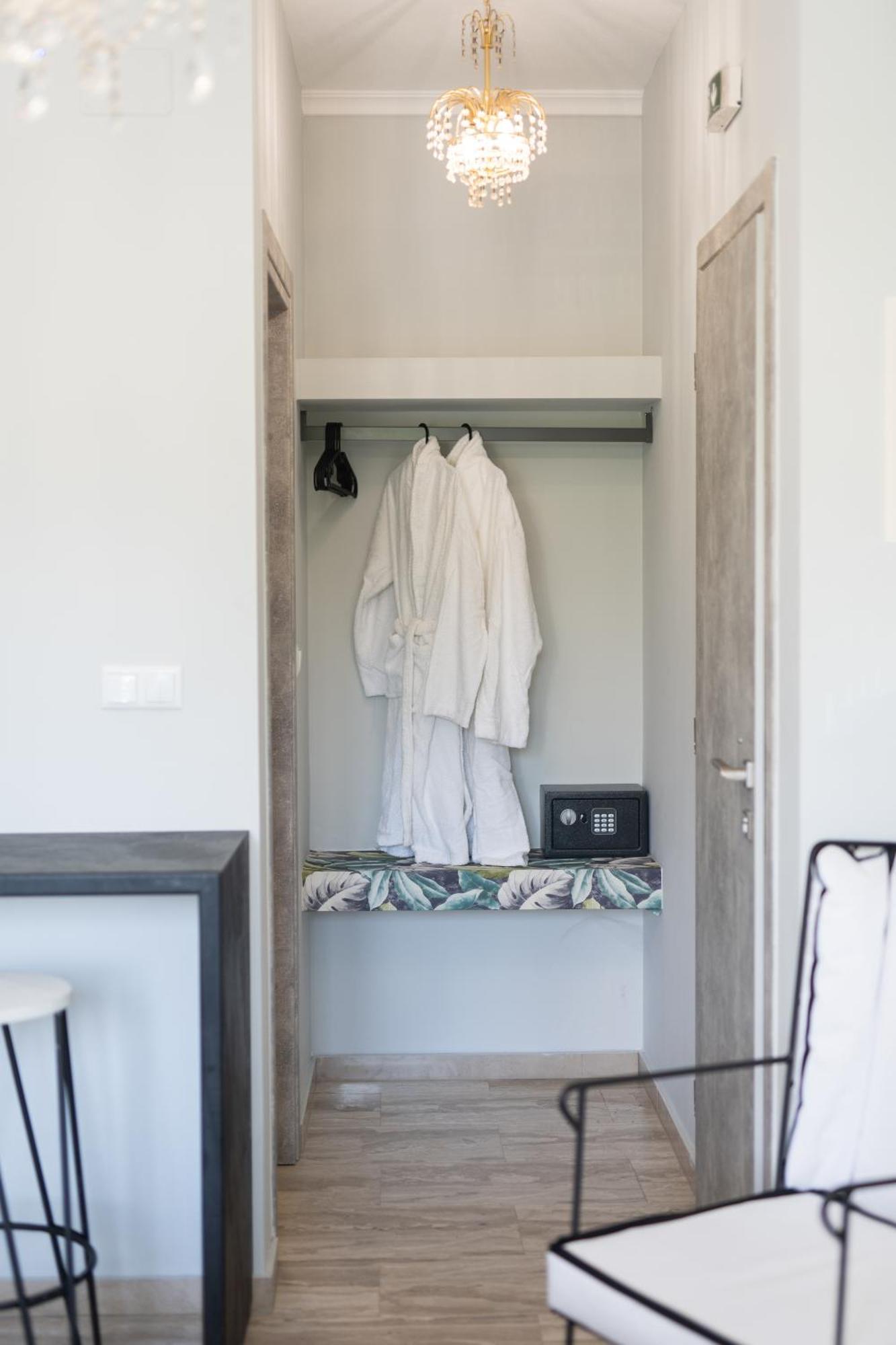 Néa Péramos Glykanisos Suites מראה חיצוני תמונה