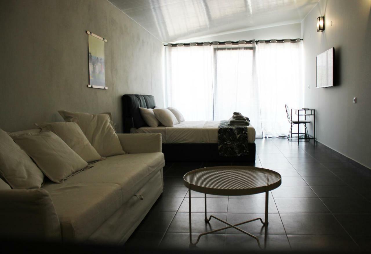 Néa Péramos Glykanisos Suites מראה חיצוני תמונה